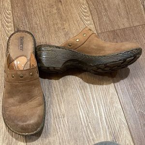 Womens born slide ons